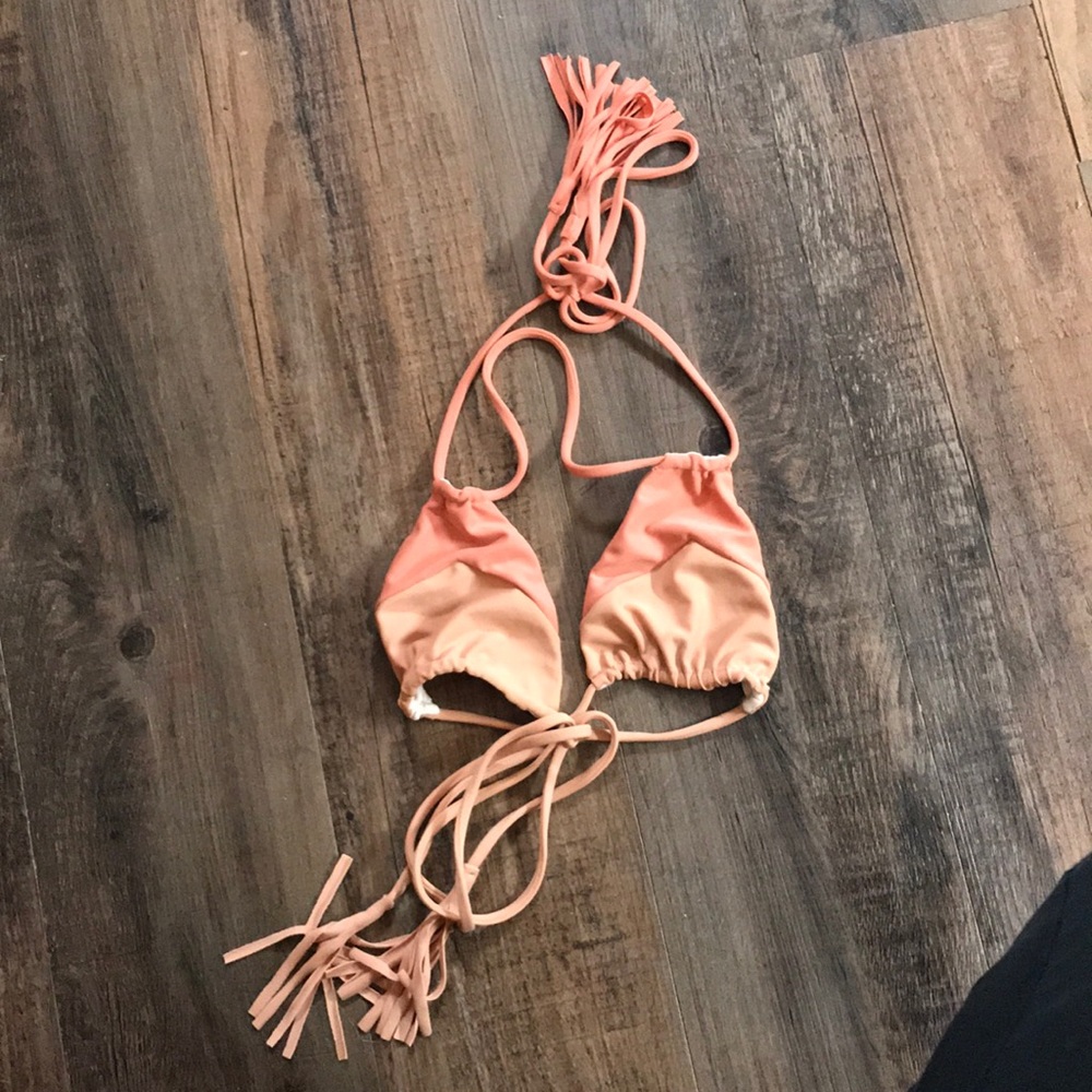 SOLD ♥️ Acacia Uns Top sz M, papaya and nude?
